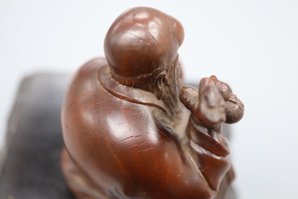 A Chinese figure of Shou Lao, height 12cm